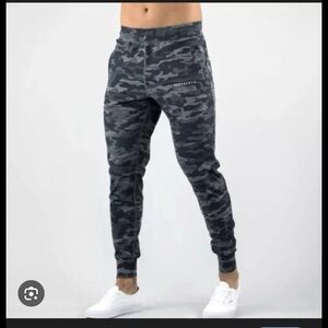 Alphalete Men's Gray Camouflage Jogger Sweatpants